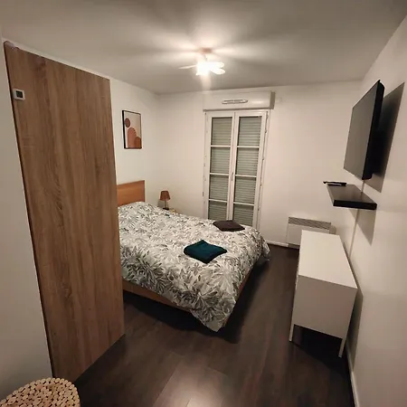 Appartamento Lieu Ideal Et Cc Val D'europe Parking Pour 4 à 6 Personnes Serris