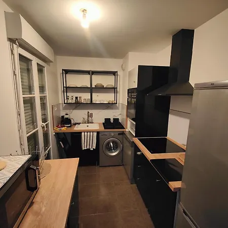 Lieu Ideal Et Cc Val D'europe Parking Pour 4 à 6 Personnes *